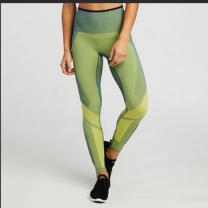 NWT LNDR + SOULCYCLE size S/XS